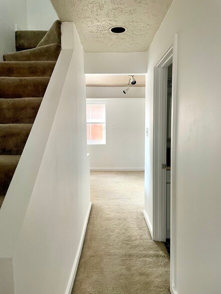 Building Photo - 118 S 26th St