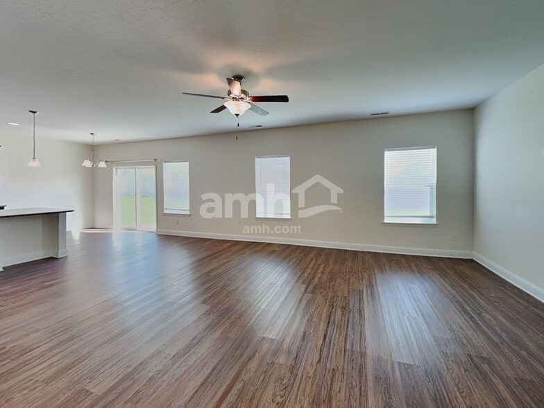 Building Photo - 59 S Lancaster Dr