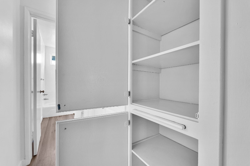 Building Photo - 1009 N Edinburgh Ave