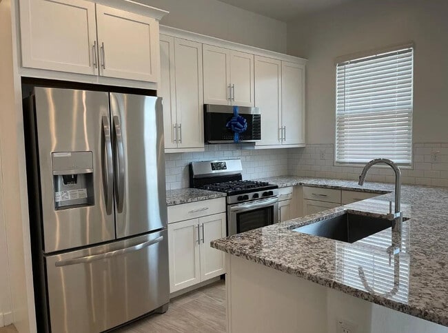 Building Photo - 245 E Scorpio Pl