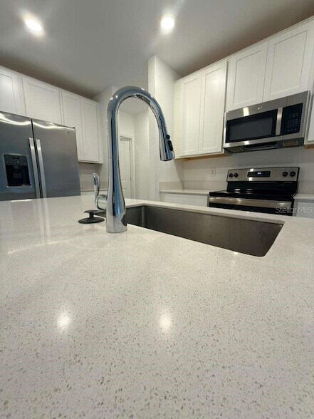 Building Photo - 207 Aqua Ave