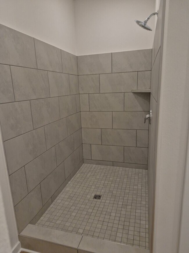 Building Photo - Free Wi-Fi for the first year! 4 Bed/2 Bat...