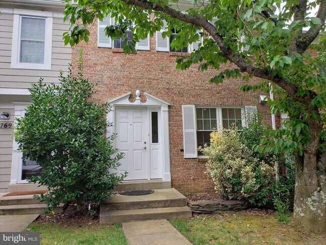 Building Photo - 5771 Heritage Hill Dr
