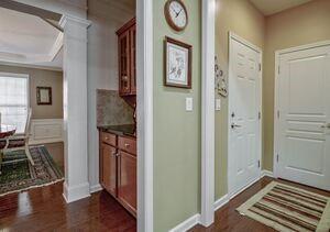 Building Photo - 232 Begonia Ct