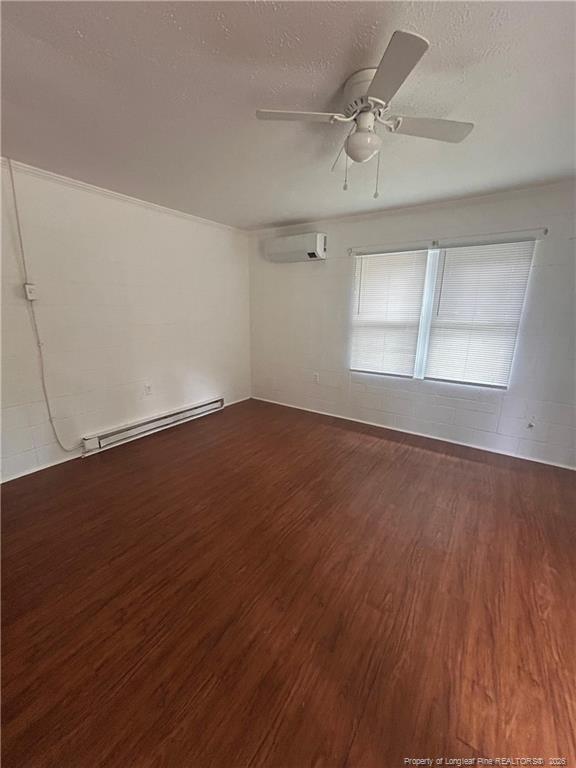 Building Photo - 421 Squirrel St