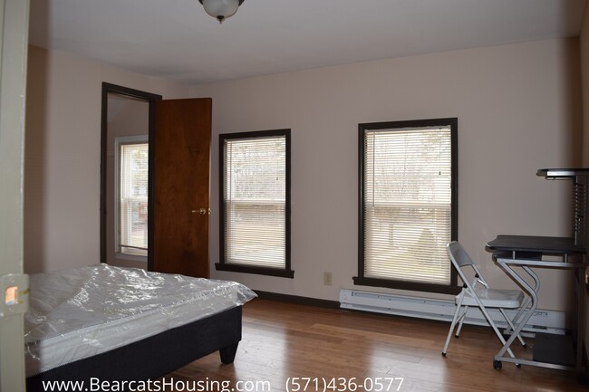 Primary Photo - 100 Walnut St