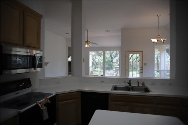 Building Photo - 403 N Blue Ridge Pkwy