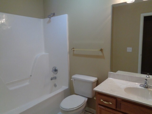 Building Photo - 2418 Taylor Close