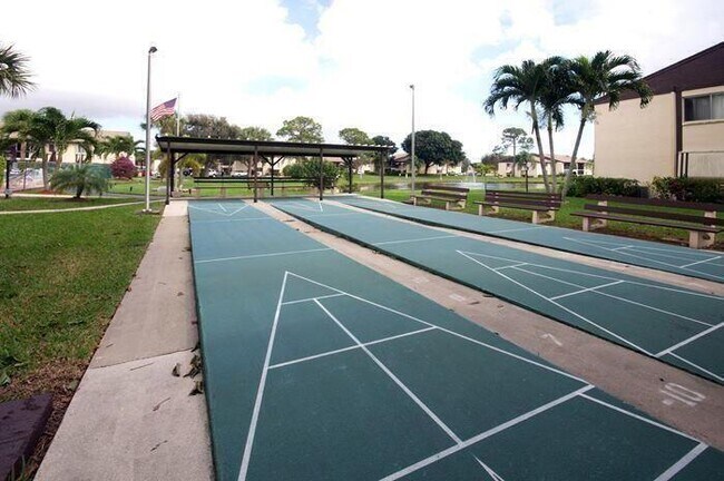 Building Photo - 5839 La Pinata Blvd