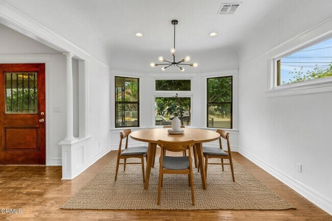 Building Photo - 1492 W 28th St