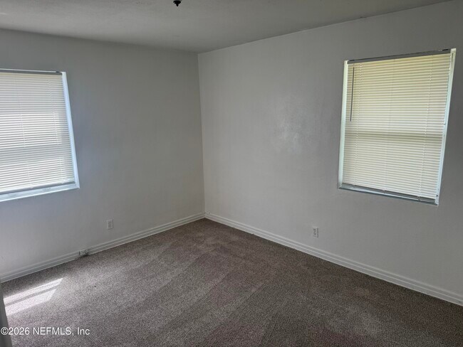 Building Photo - 2334 Rogero Rd