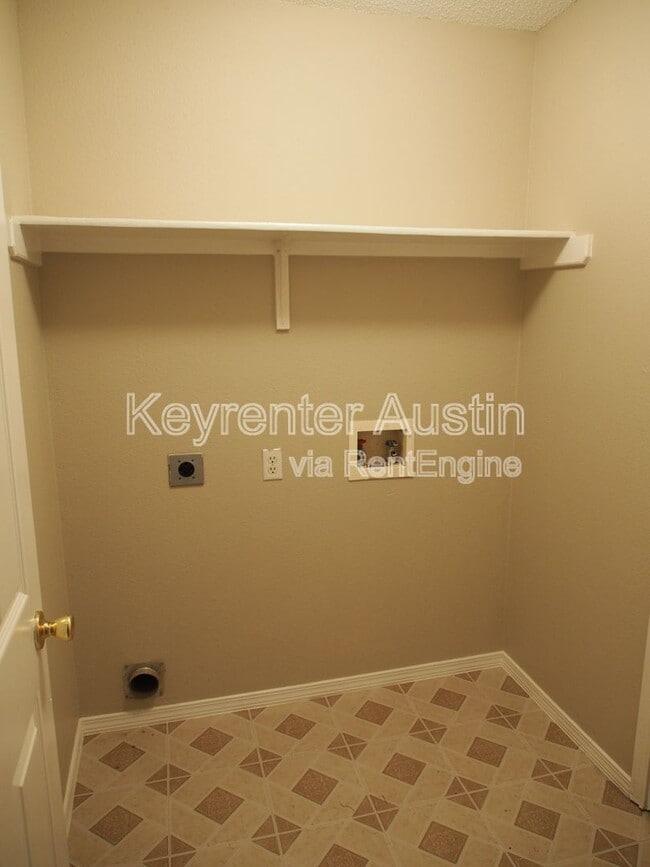 Building Photo - 1702 Verbena Way