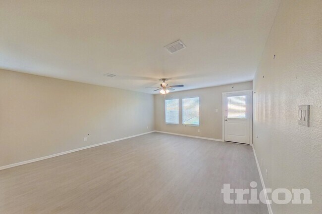 Building Photo - 830 Ginkgo Wy