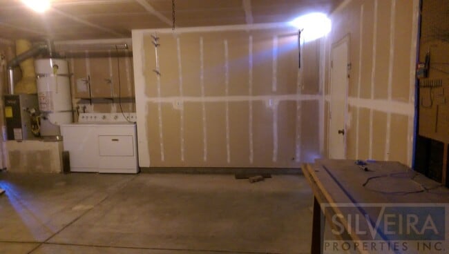 Building Photo - Captivating 3 bed 2 bath home in Santa Maria.