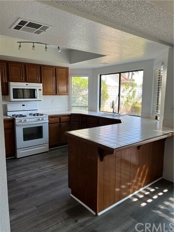 Building Photo - 3061 Piedmont Dr