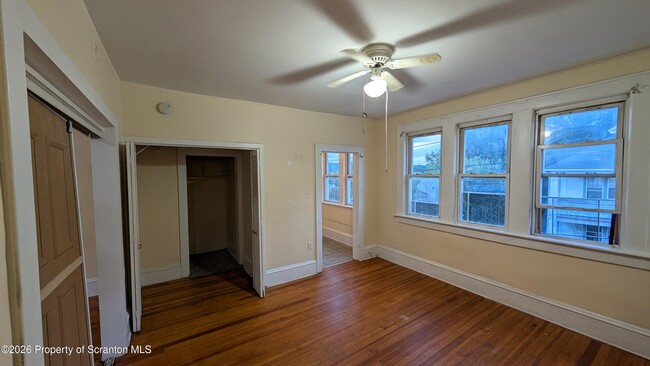 Building Photo - 914 W Lackawanna Ave