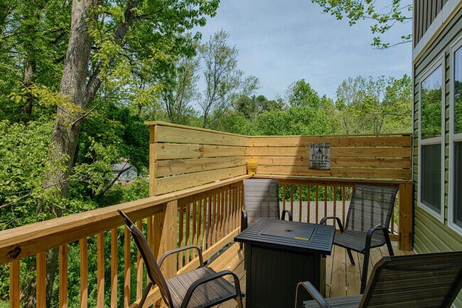 Building Photo - Spacious Three Bedroom w/ Loft Space