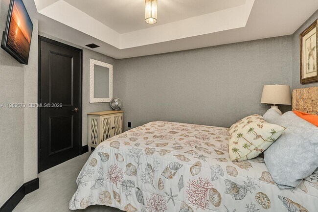 Building Photo - 555 NE 15th St