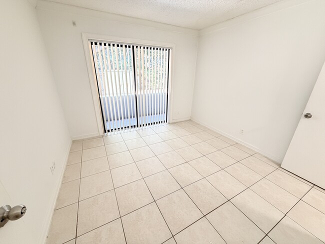 Building Photo - 1850 N Congress Ave