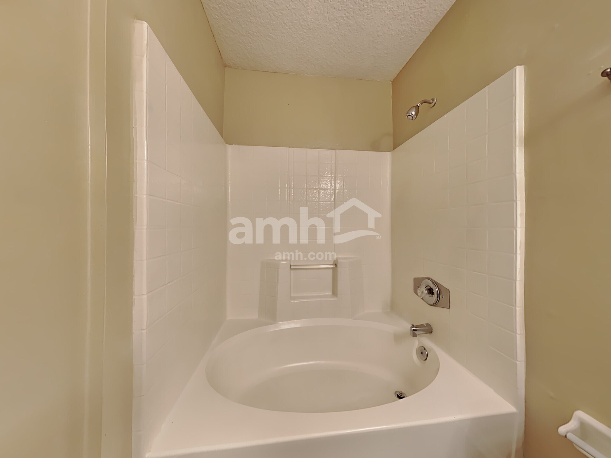 Building Photo - 7829 Invermere Blvd