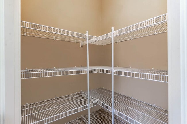Building Photo - 5Bd/3Ba Lynnwood Home