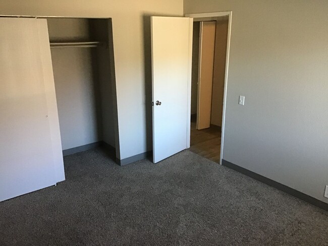 Building Photo - 2563 Irving Ct