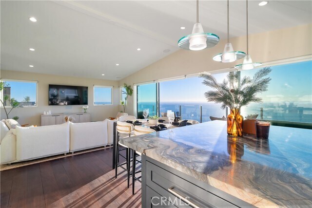 Building Photo - 2192 Crestview Dr