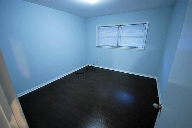 Building Photo - 986 Chamboard Ln