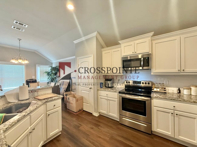 Building Photo - Coming Soon! 3 Bedroom, 2 Bathroom Home!