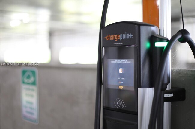 Building Photo - 4400 Sunrise Blvd