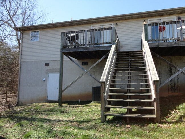 Building Photo - 2 Bedroom Duplex  in Seymour