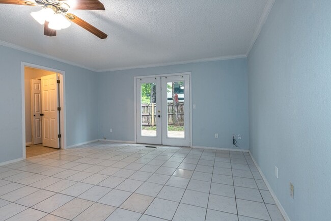 Building Photo - Newly Renovated 4 Bed / 3.5 Bath in Tulsa ...