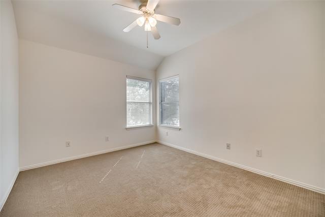 Building Photo - 819 Rushmore Dr