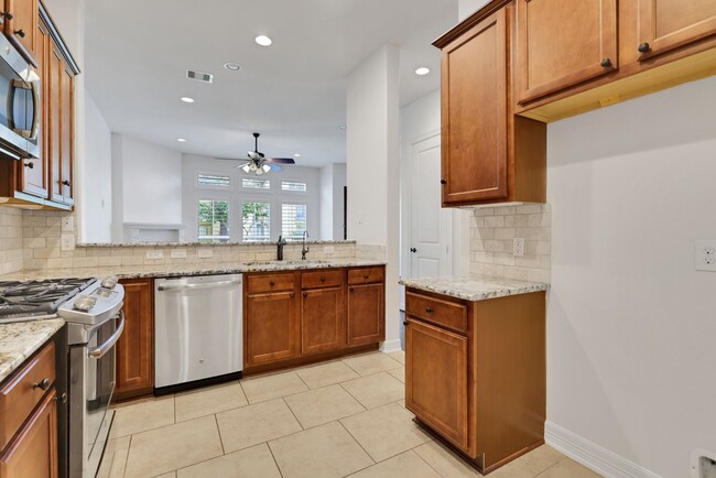 Building Photo - 12 Tassia Ln