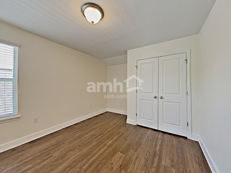 Building Photo - 309 Pine Terrace Dr