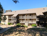 Building Photo - 3065 Huntleigh Dr
