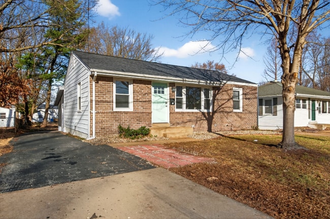 Building Photo - 865 Boone St