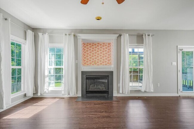 Building Photo - 2408 Ruffin Dr