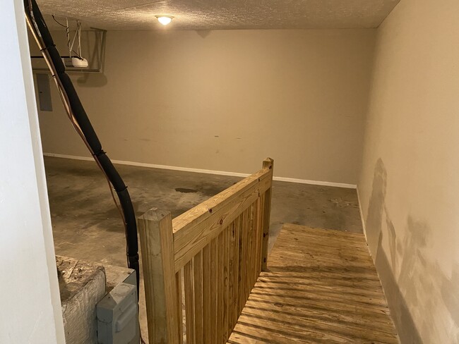 Building Photo - 605 Privet Dr