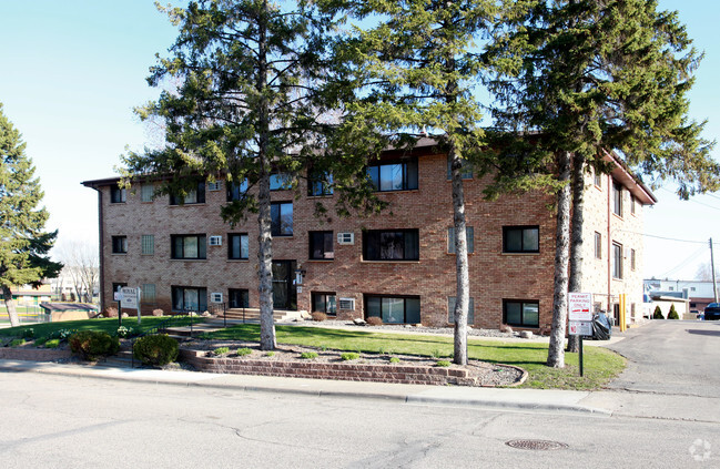 Building Photo - Royal Apartments -Mound