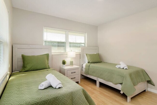 Building Photo - 5542 20th St