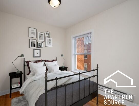 Building Photo - 849 W Cornelia Ave