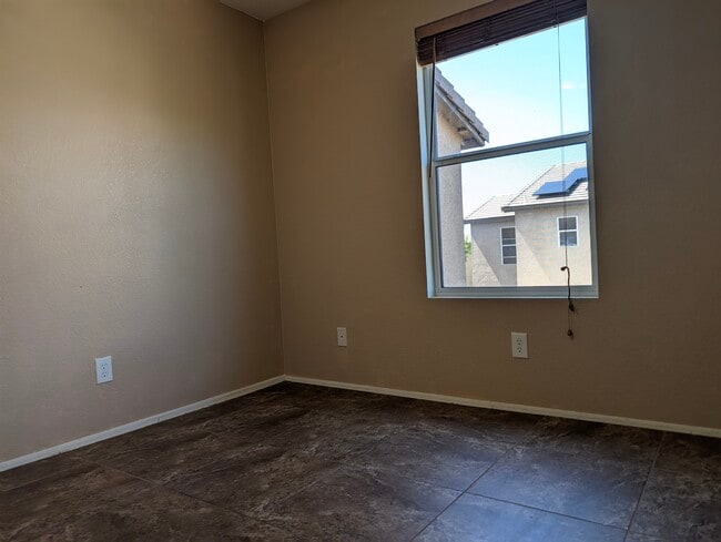 Building Photo - 4179 E Wading Pond Dr