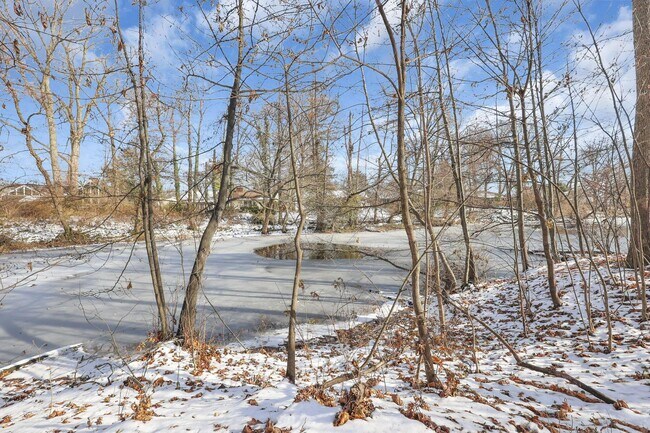 Building Photo - 2844 Wildwood Rd