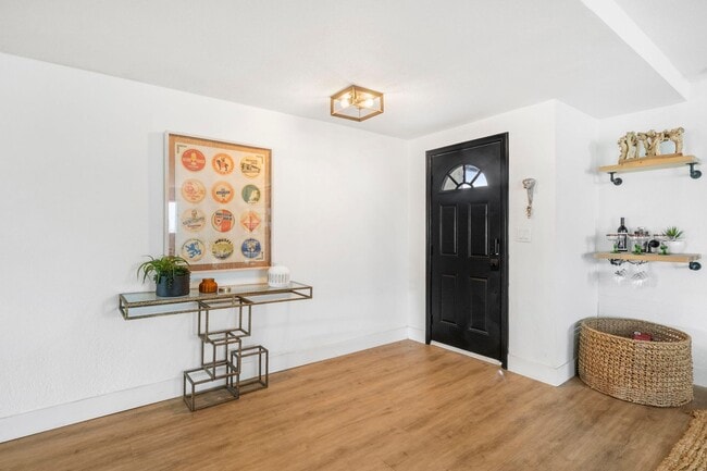 Building Photo - CANYON LAKE 3 BED 2 BATH ON GOLF COURSE