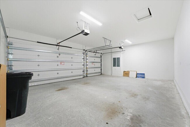 Building Photo - 9971 Migration Pt