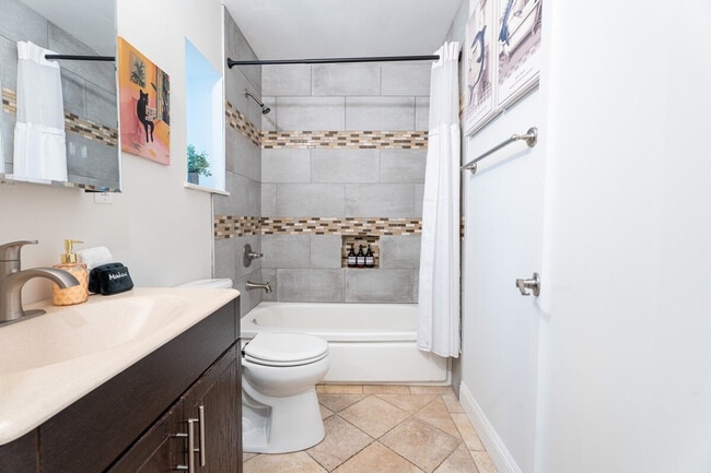 Building Photo - 1004 Airport Blvd