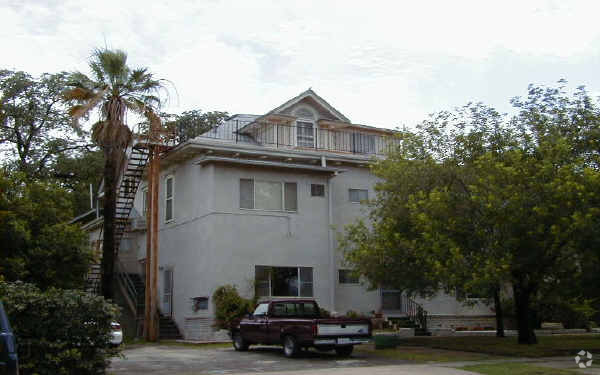 Building Photo - 315 W Magnolia Ave