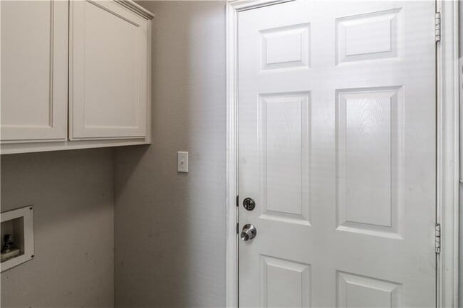 Building Photo - 105 Bluejay Cove