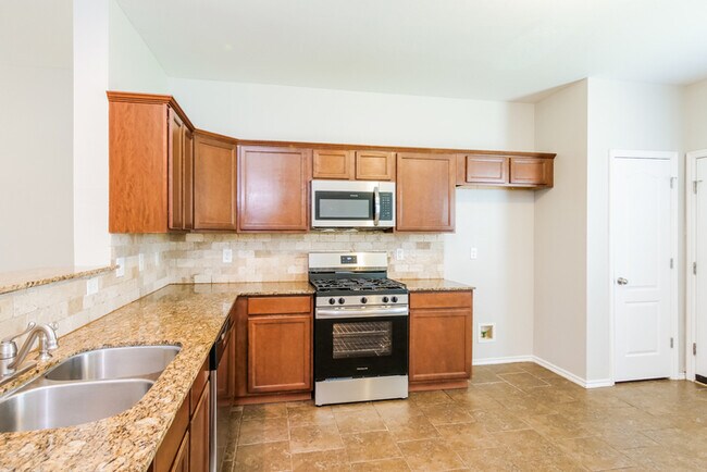 Building Photo - Check out this Wonderful Home!